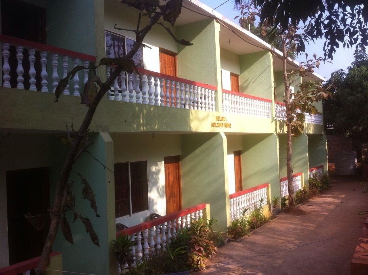 Отель Miloza Holiday Homes Budget Hotel 1*